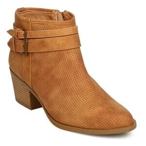 Qupid Nubuck Pointy Toe Perforated Wrap Buckle Chunky Heel Bootie Boot Size‎ 7